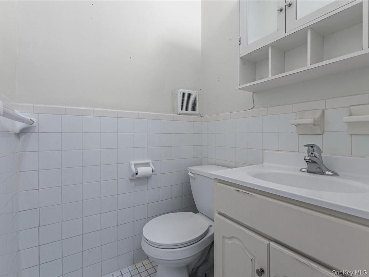 68 Norwood Avenue, Brooklyn, NY 11208