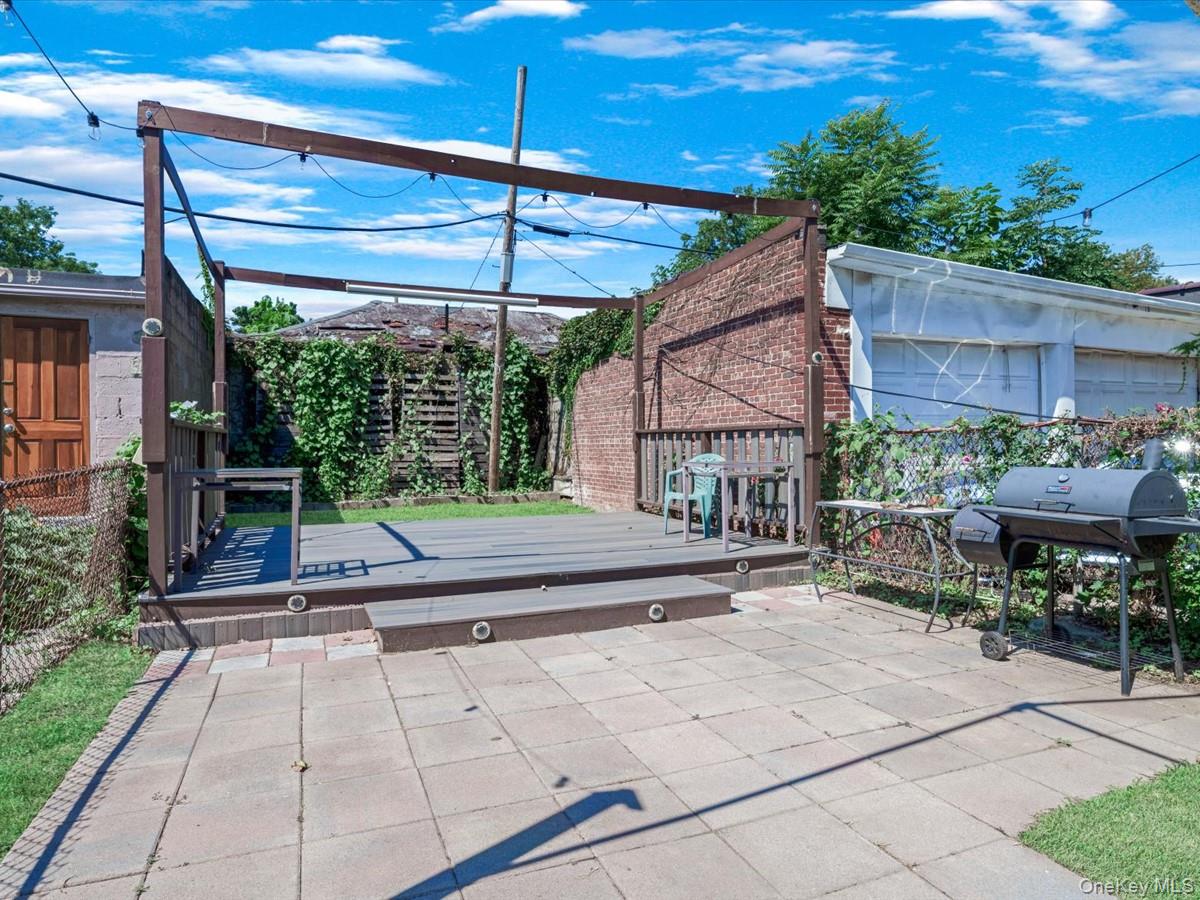 68 Norwood Avenue, Brooklyn, NY 11208