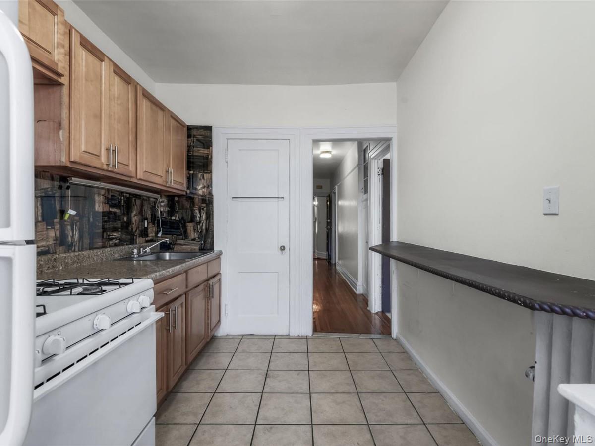 68 Norwood Avenue, Brooklyn, NY 11208