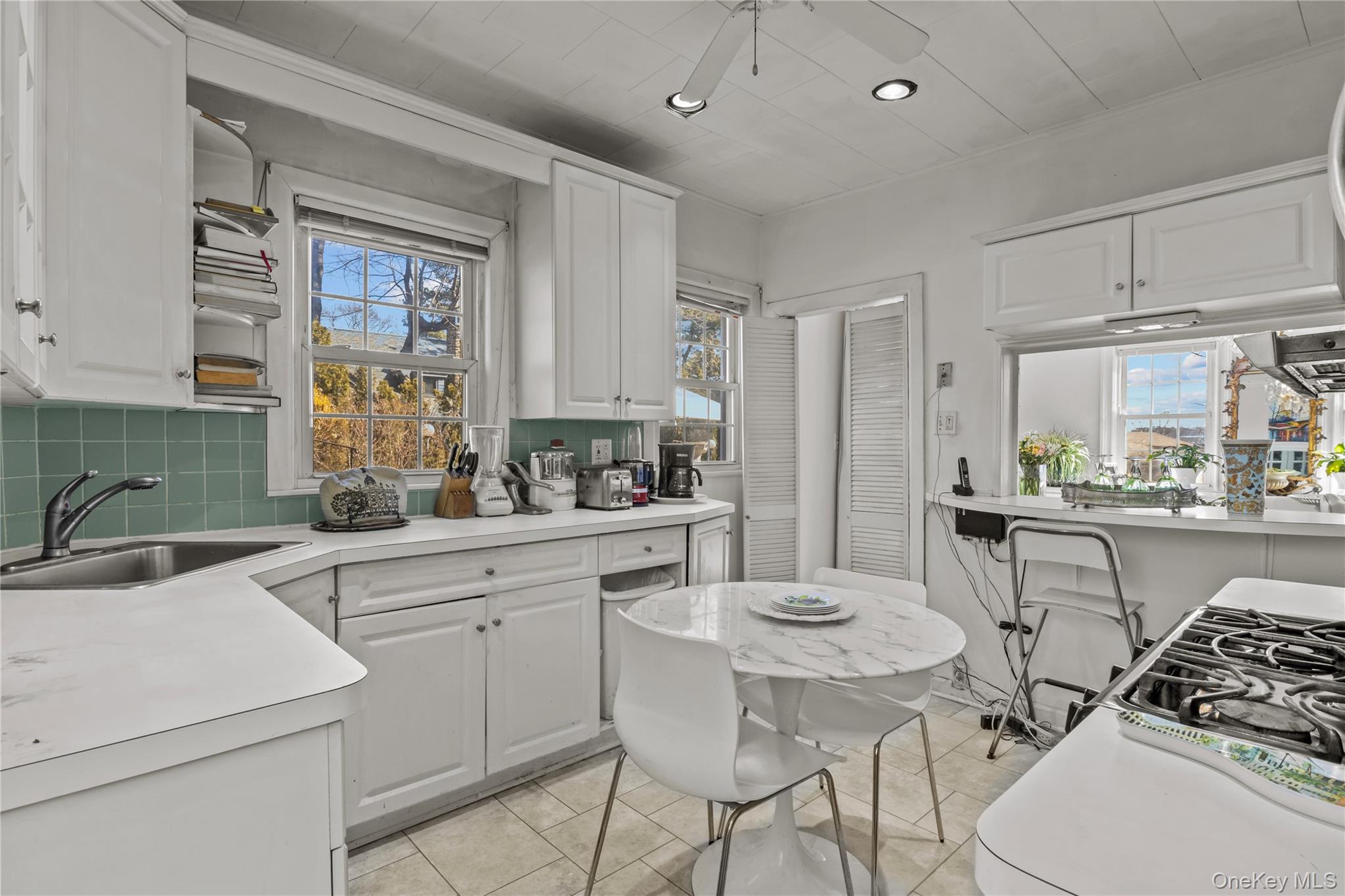 2711 Edgehill Avenue, Bronx, NY 10463