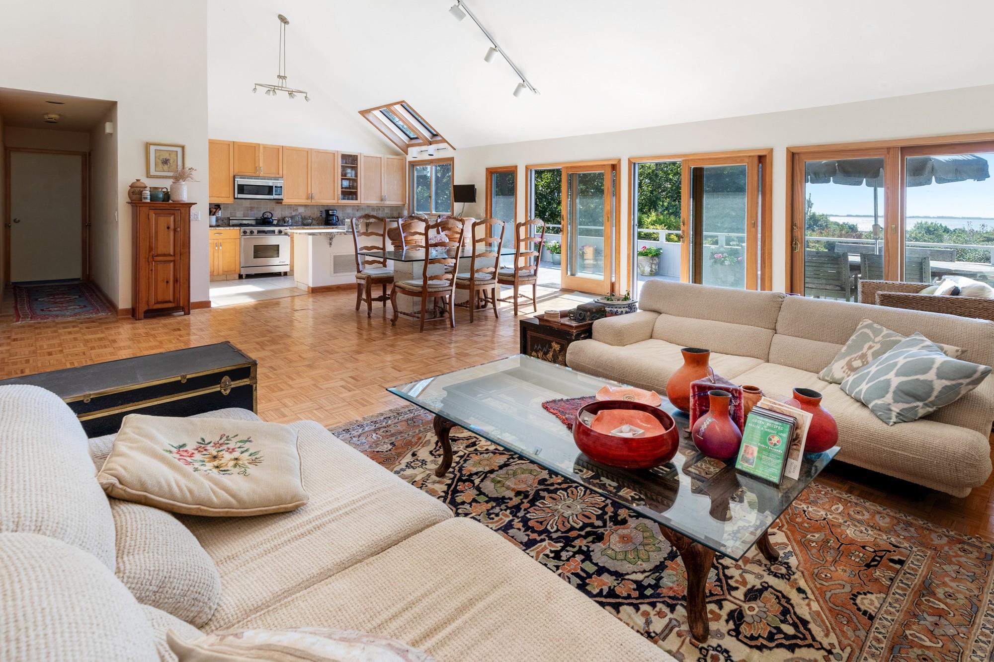 29 Kenwood Road, Southampton, NY 11968