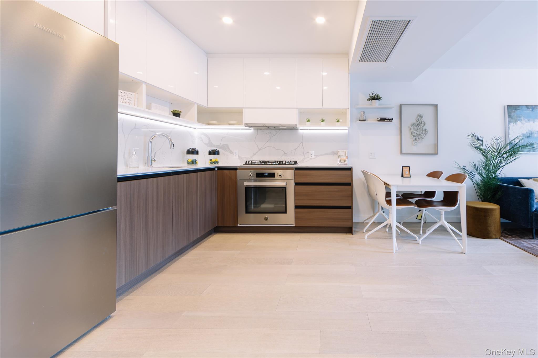 144-49 Northern Blvd # 206, Flushing, NY 11354