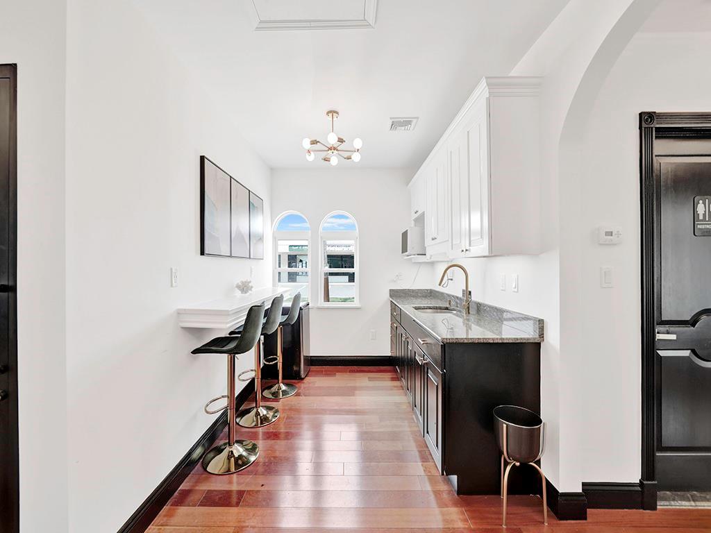 2041 Park # Suite 9, Atlantic Beach, NY 11509