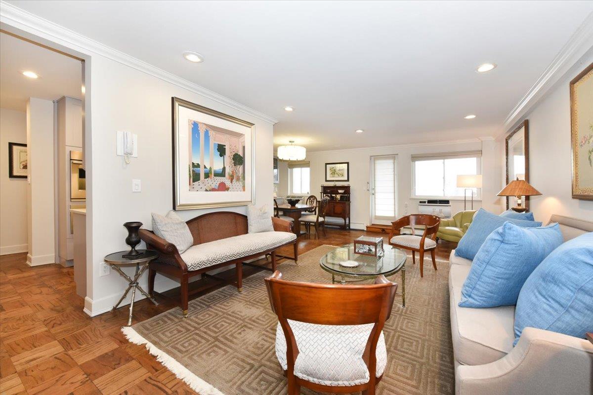 320 E Shore Road # 25A, Great Neck, NY 11023