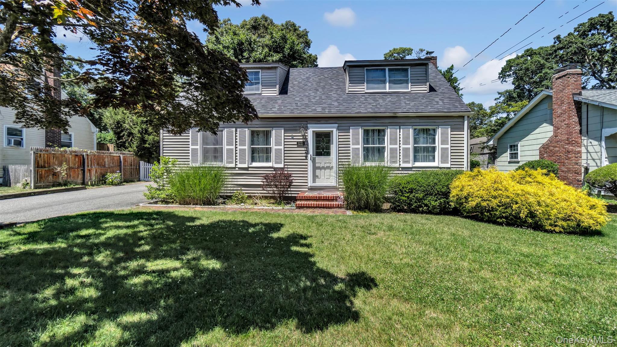 5225 Peconic Bay Boulevard, Laurel, NY 11948