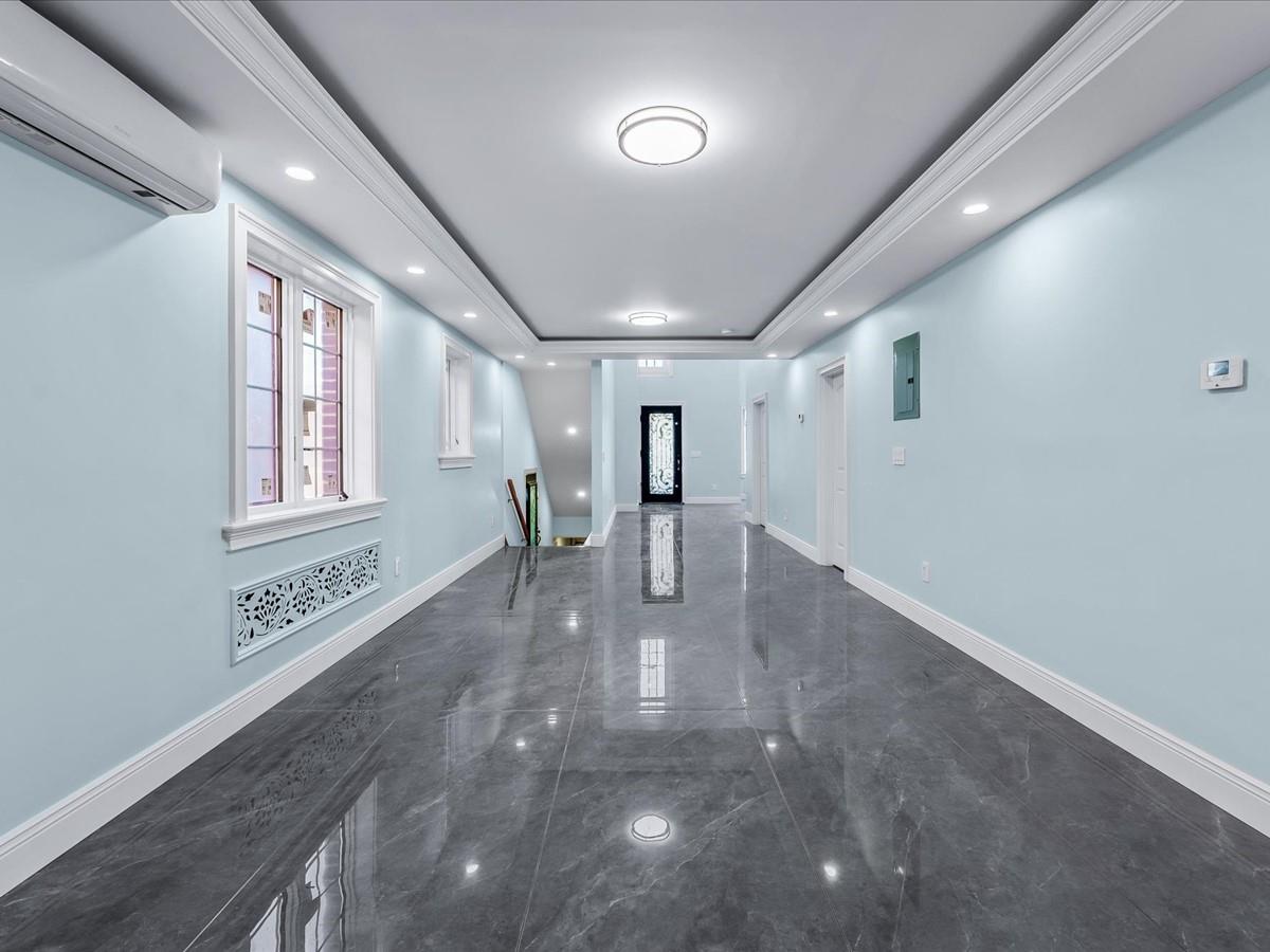 46-38 204 ST, Bayside, NY 11361