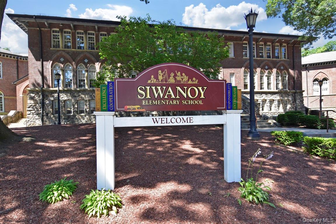 506 Siwanoy Place, Pelham, NY 10803