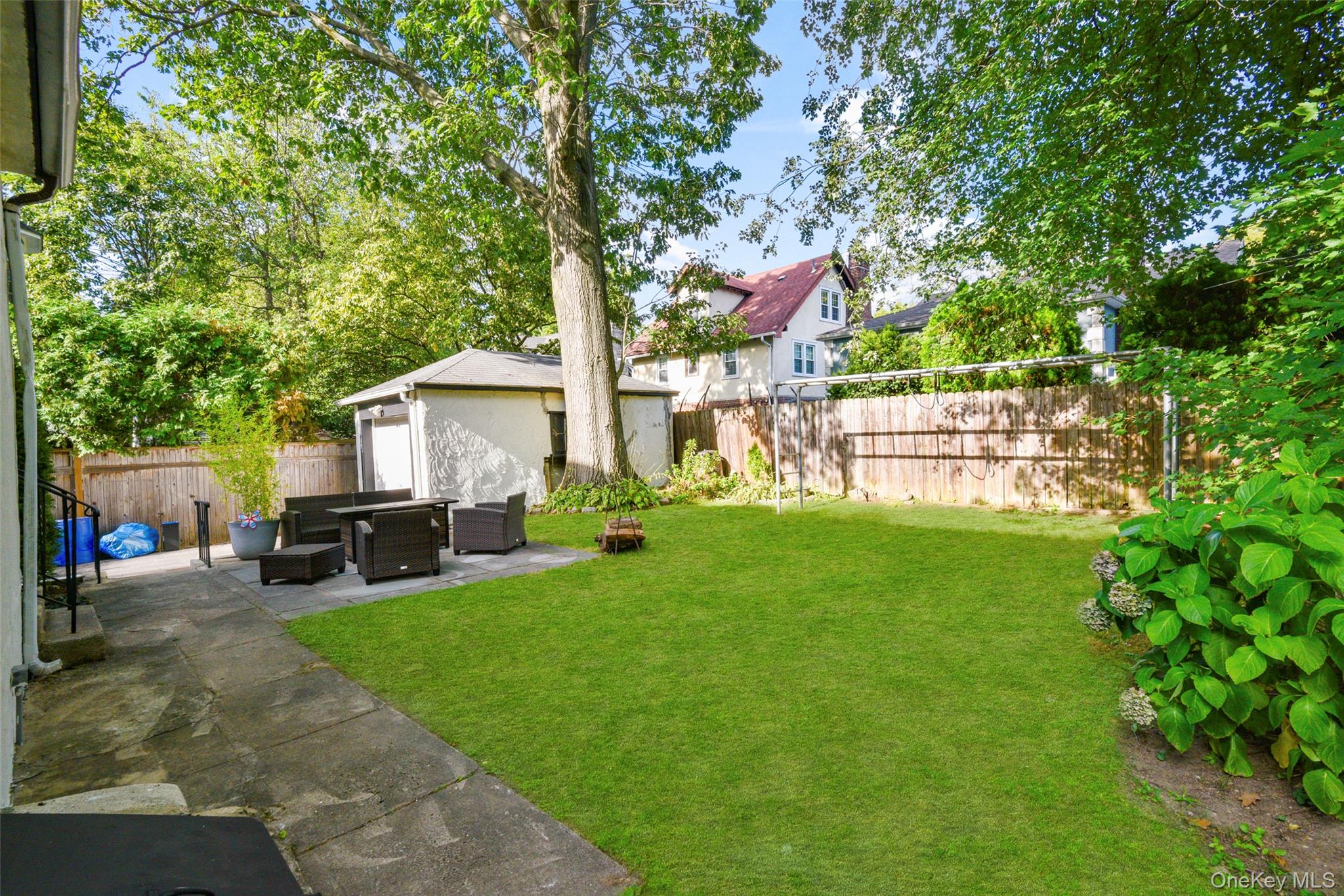 506 Siwanoy Place, Pelham, NY 10803