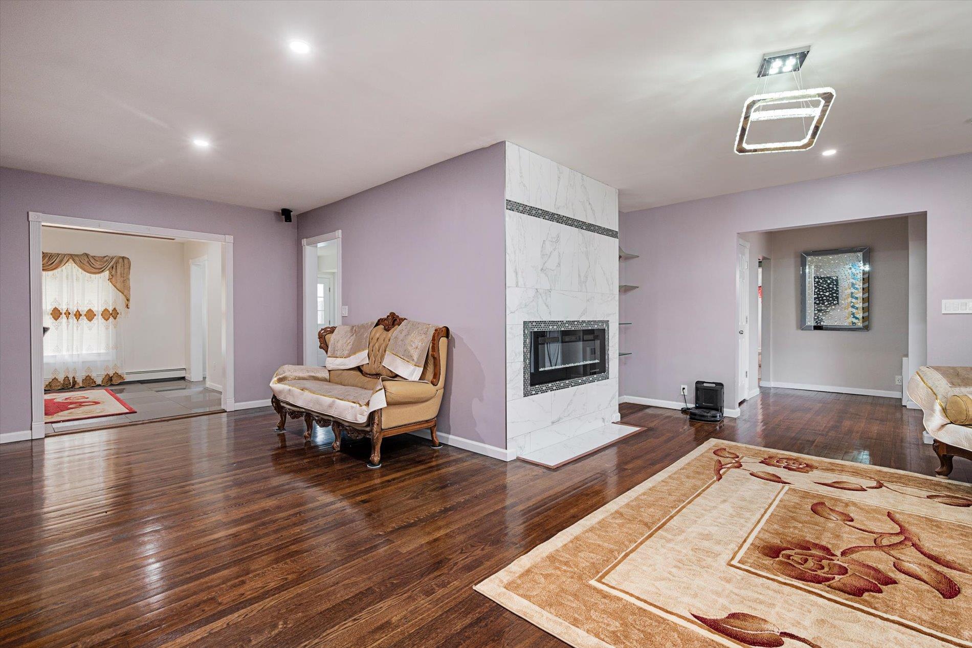17 Willowbrook Lane, Freeport, NY 11520