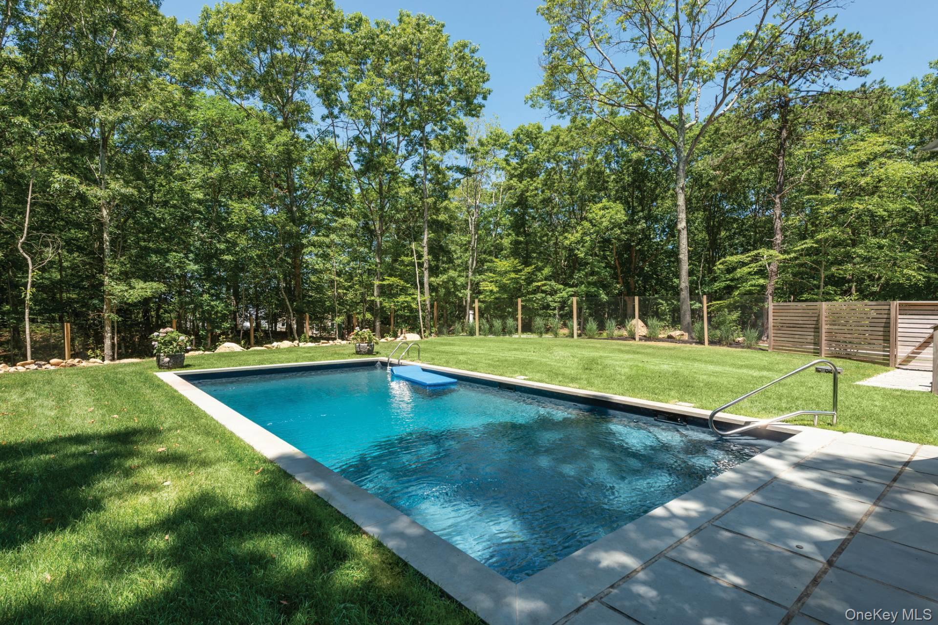 14 Hill Side Lane, East Hampton, NY 11937