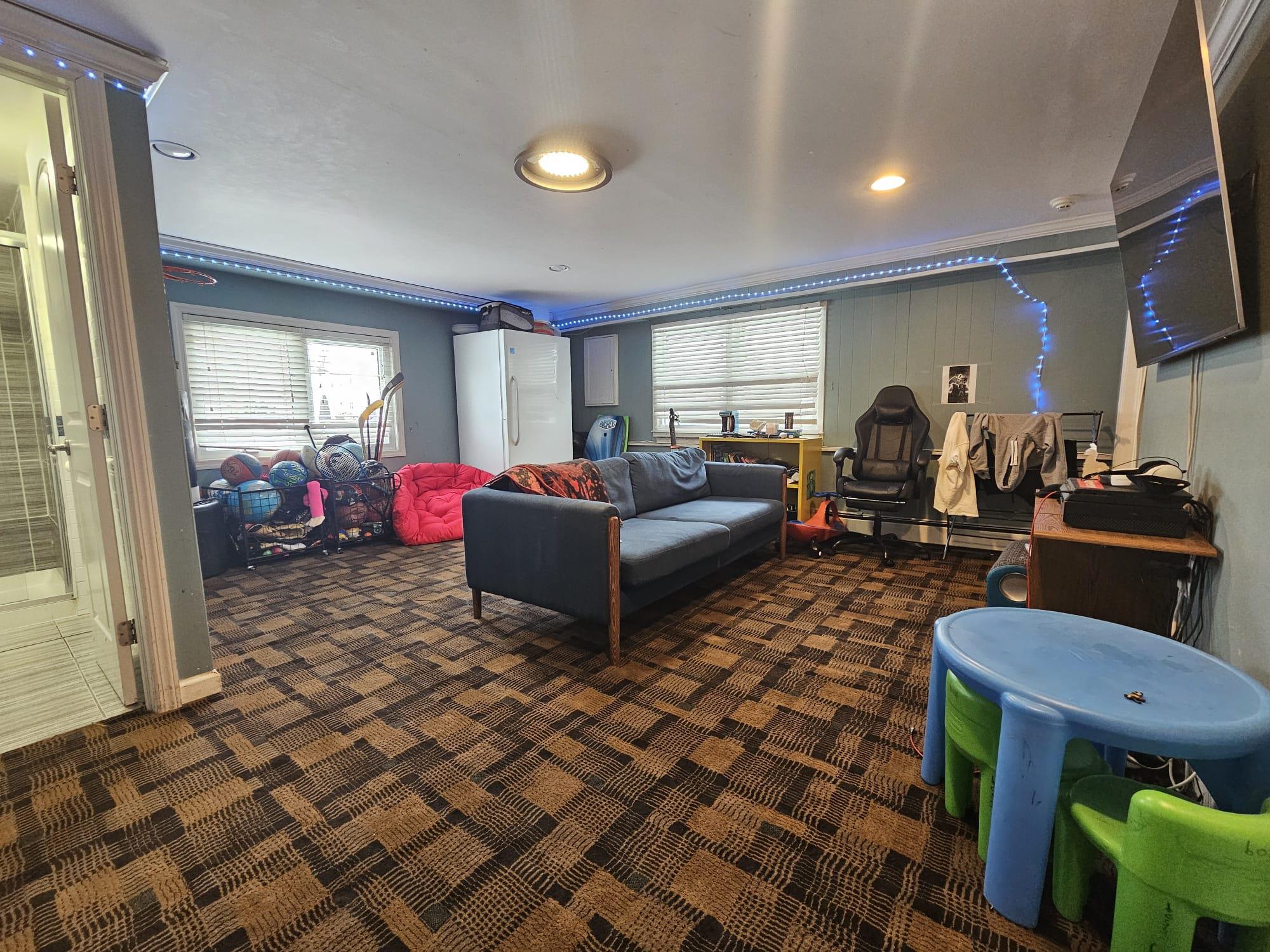 19 Park Circle, Cedarhurst, NY 11516