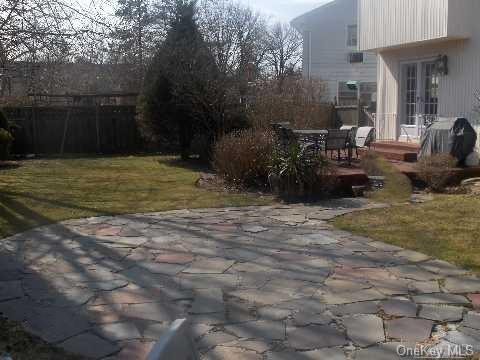 19 Park Circle, Cedarhurst, NY 11516