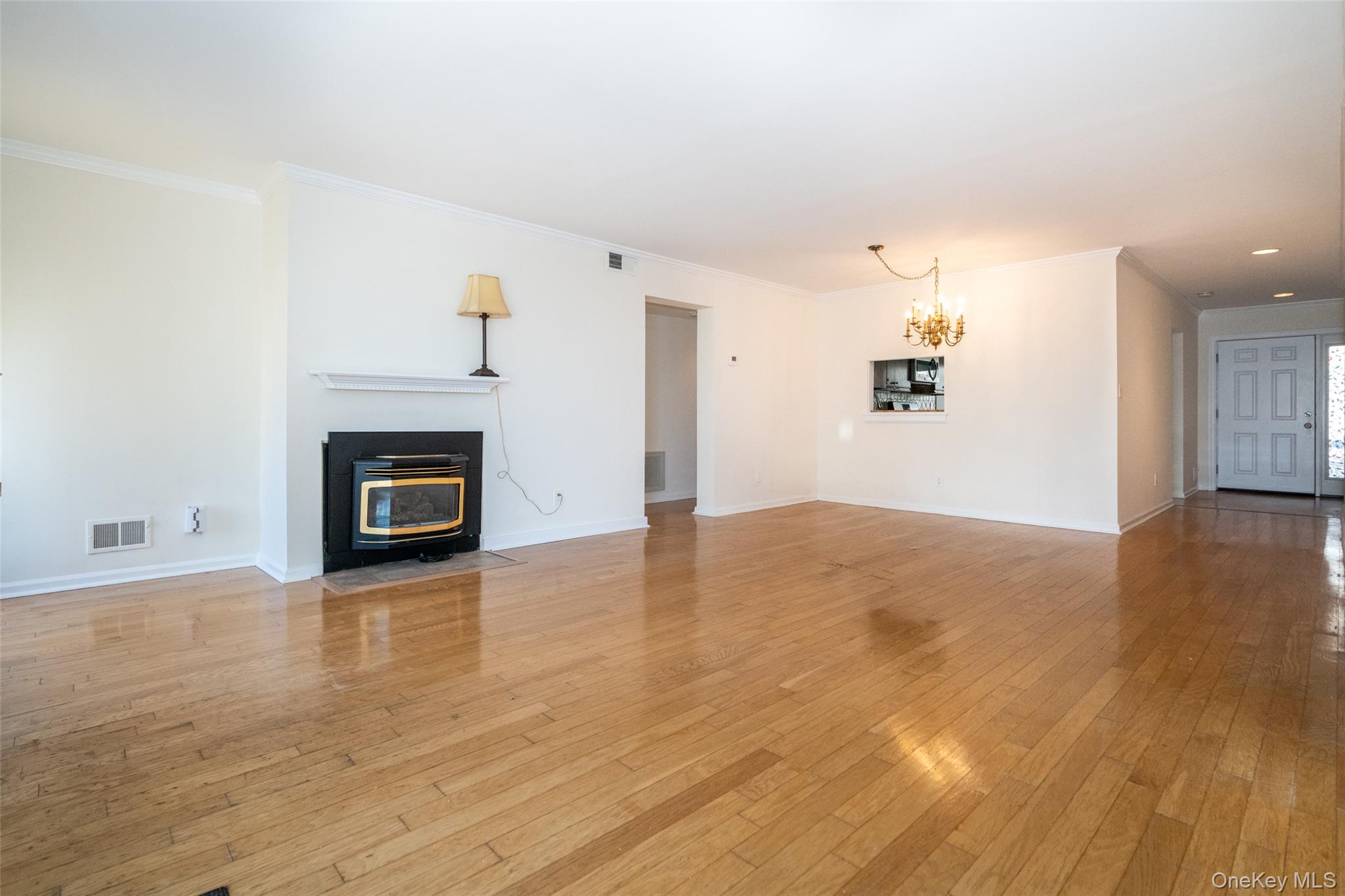 12 Windward Lane # 11, Bronx, NY 10464