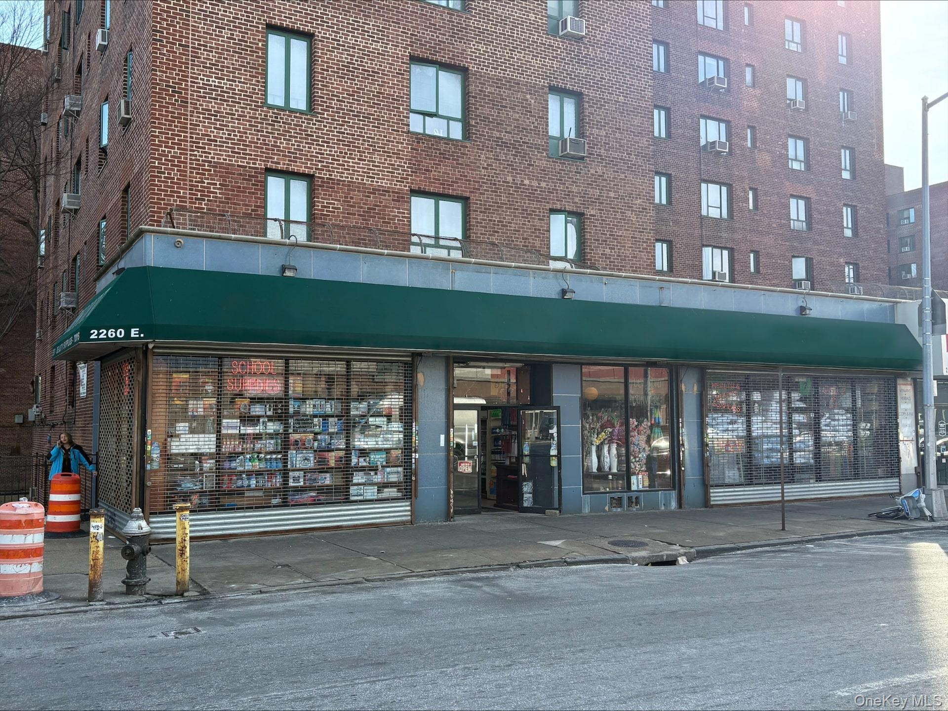 2260 E East Tremont, Bronx, NY 10462
