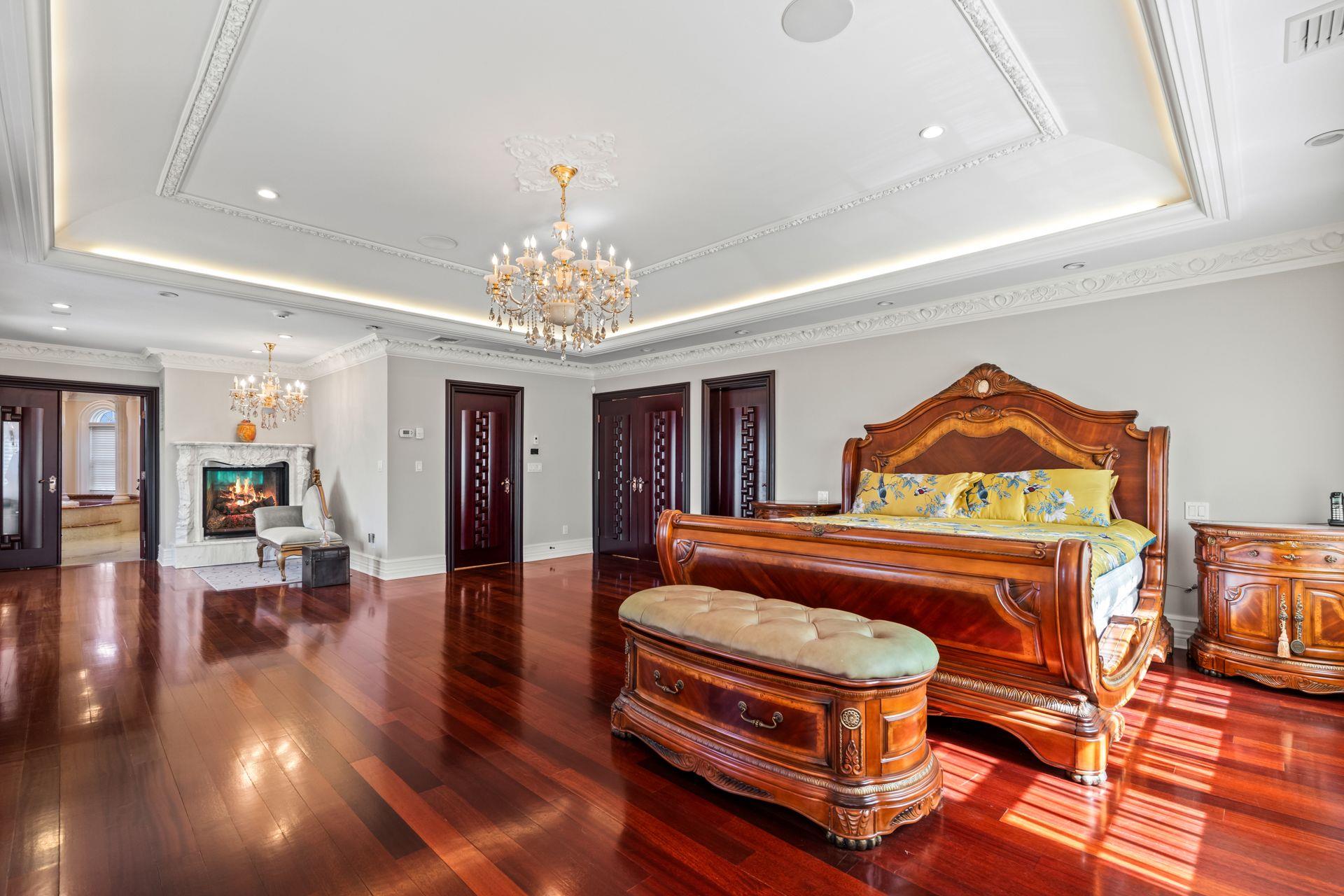 28 Whitney Circle, Glen Cove, NY 11542