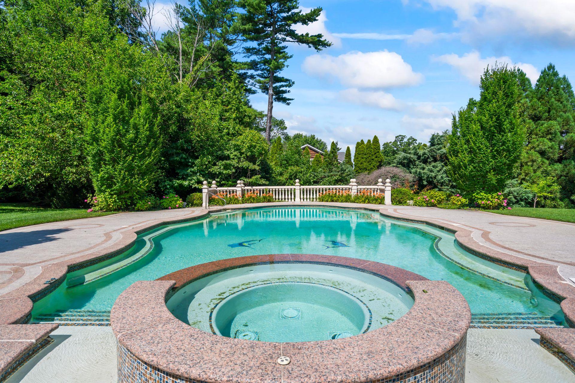 28 Whitney Circle, Glen Cove, NY 11542