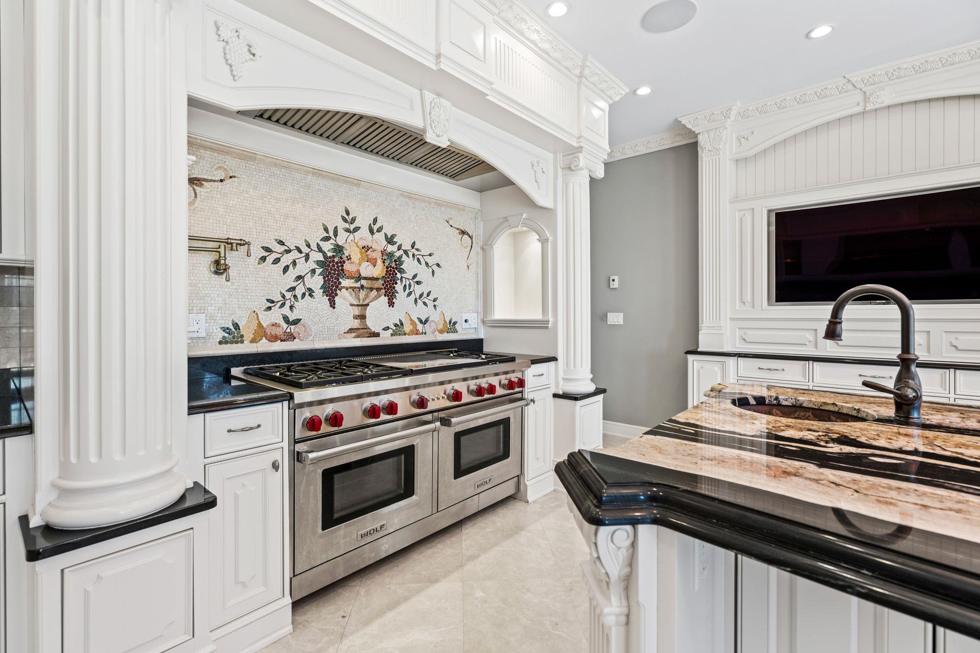 28 Whitney Circle, Glen Cove, NY 11542