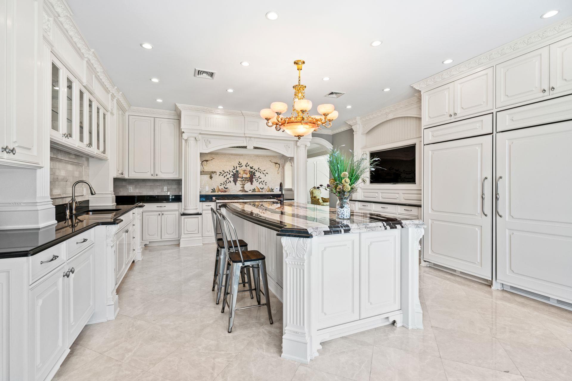 28 Whitney Circle, Glen Cove, NY 11542