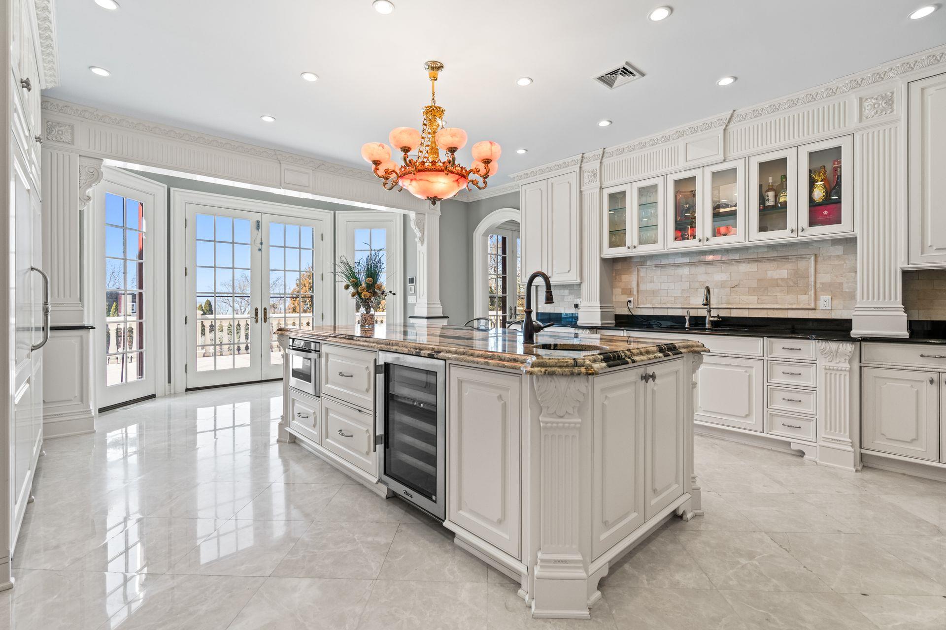 28 Whitney Circle, Glen Cove, NY 11542