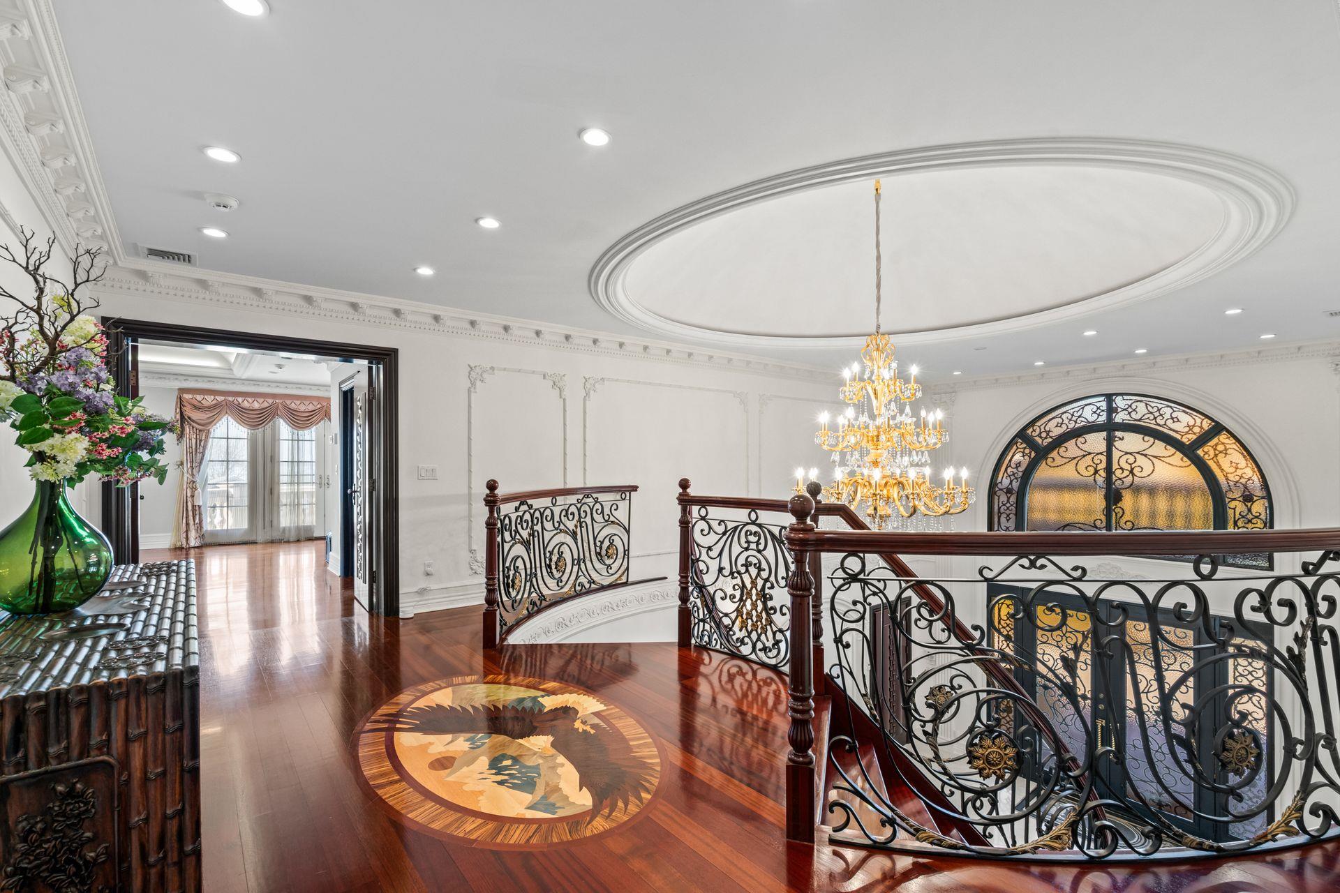 28 Whitney Circle, Glen Cove, NY 11542