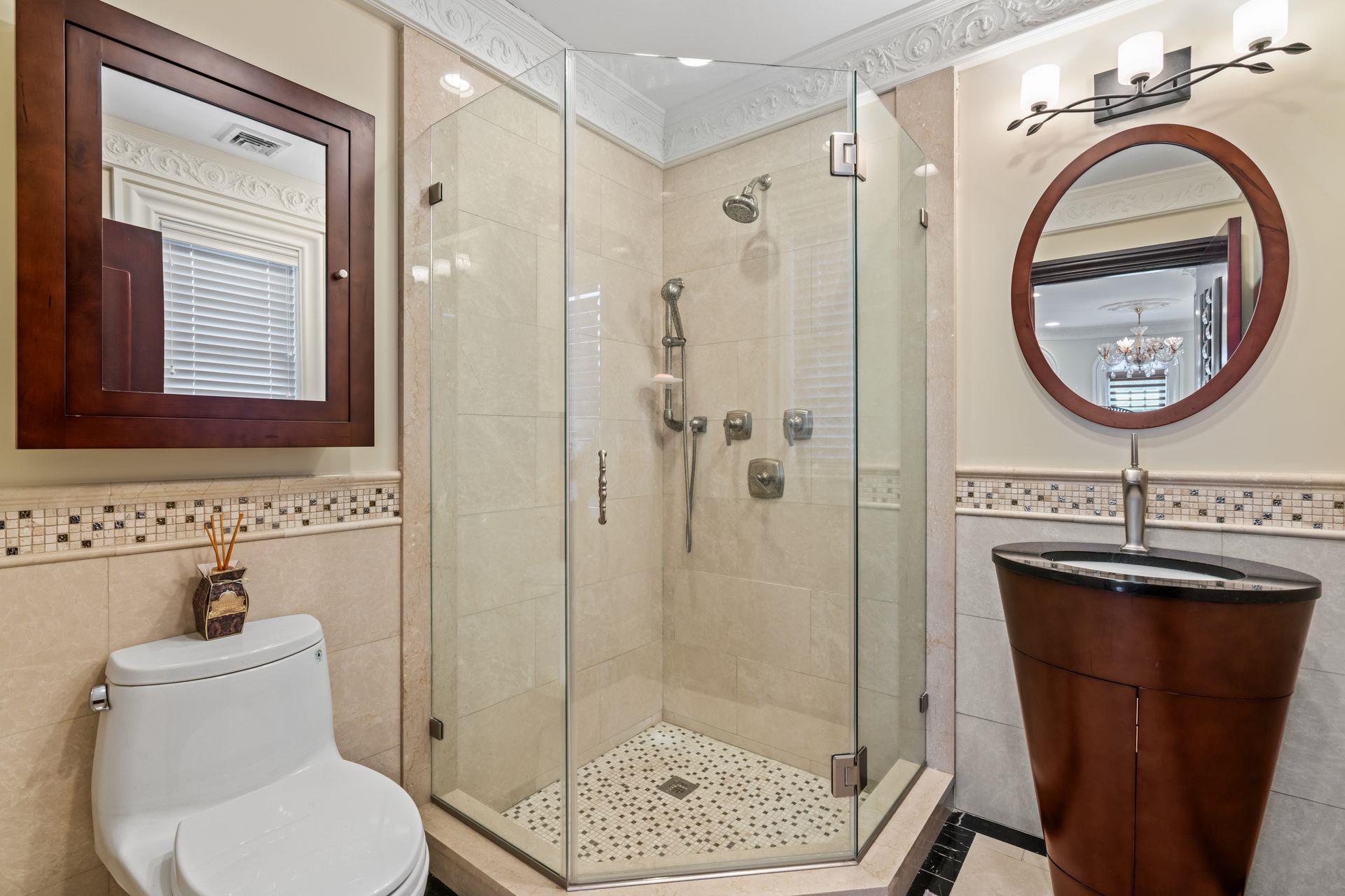 28 Whitney Circle, Glen Cove, NY 11542