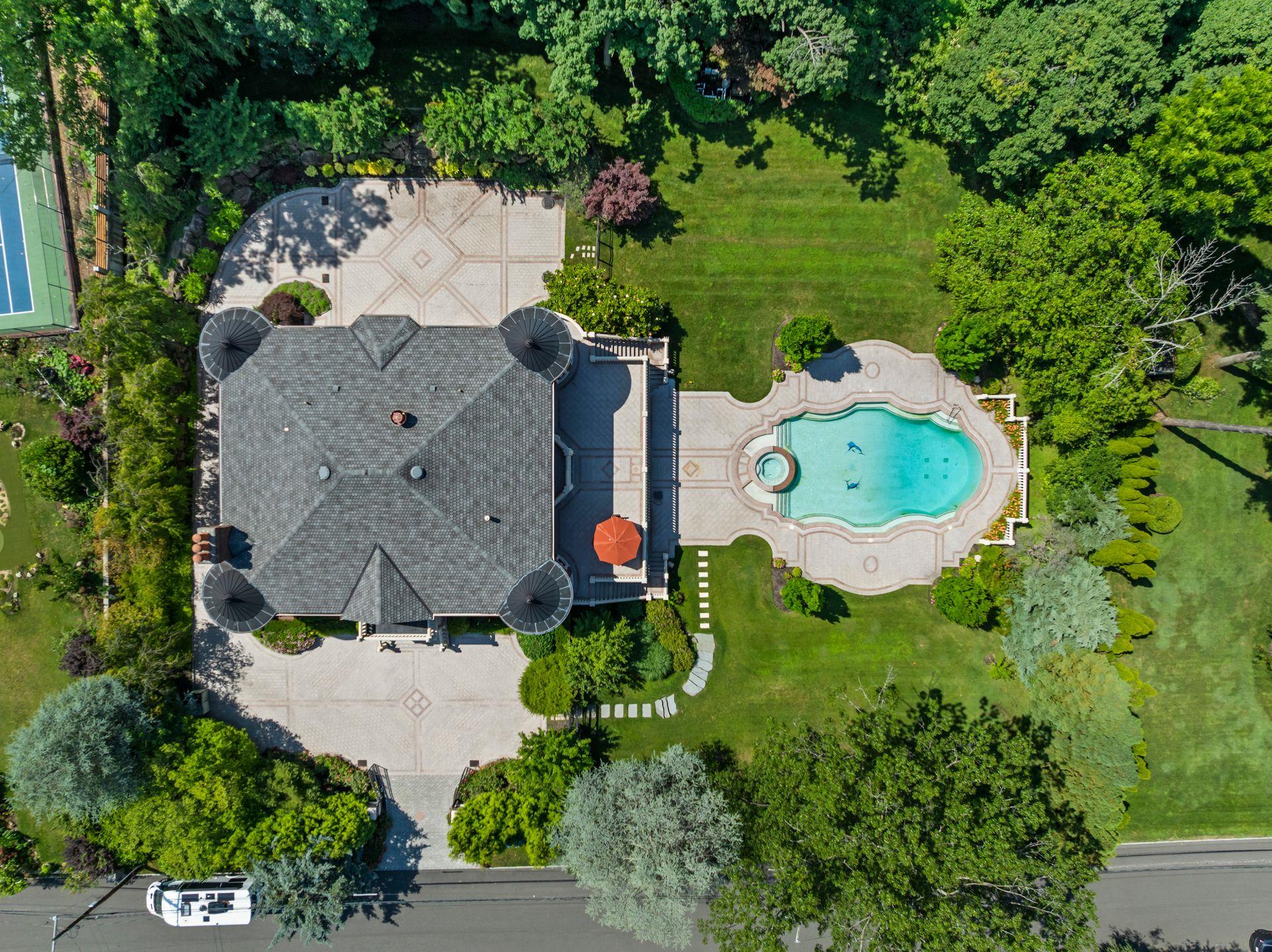 28 Whitney Circle, Glen Cove, NY 11542