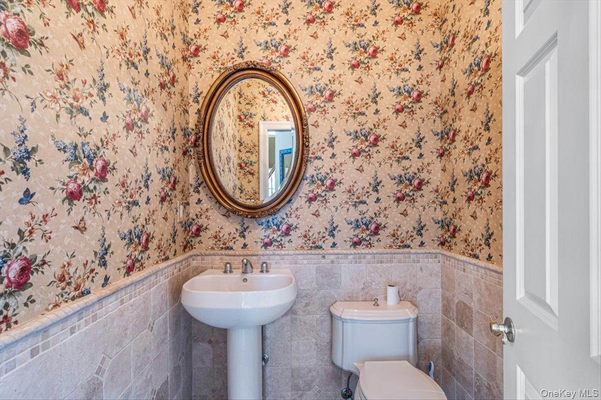 22 Turnberry Court, Dix Hills, NY 11746