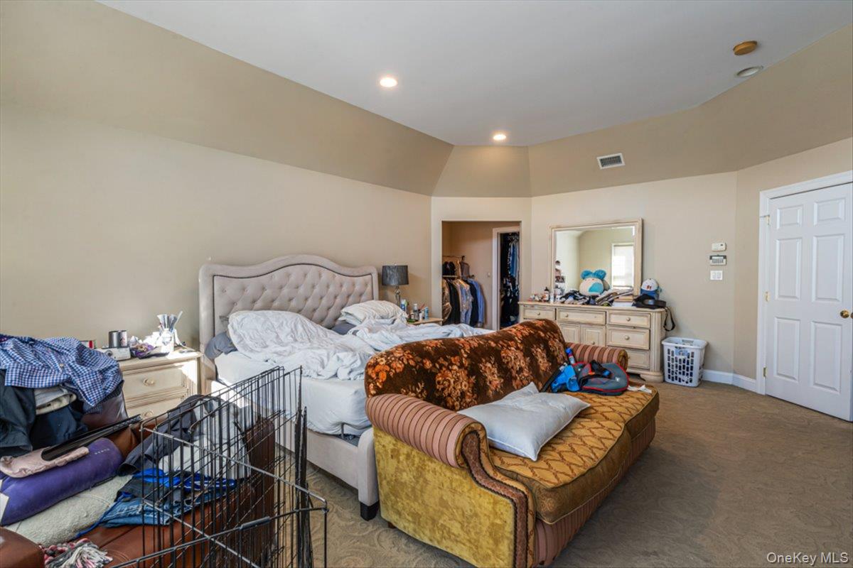 22 Turnberry Court, Dix Hills, NY 11746