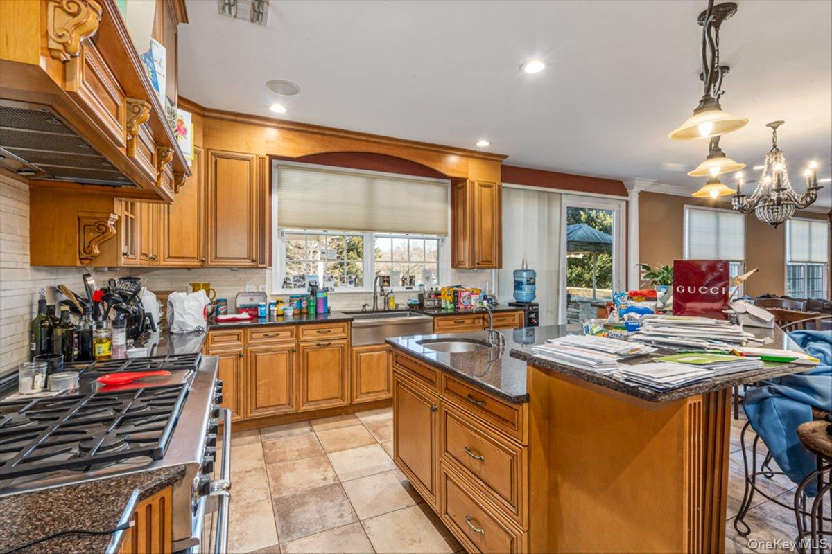 22 Turnberry Court, Dix Hills, NY 11746