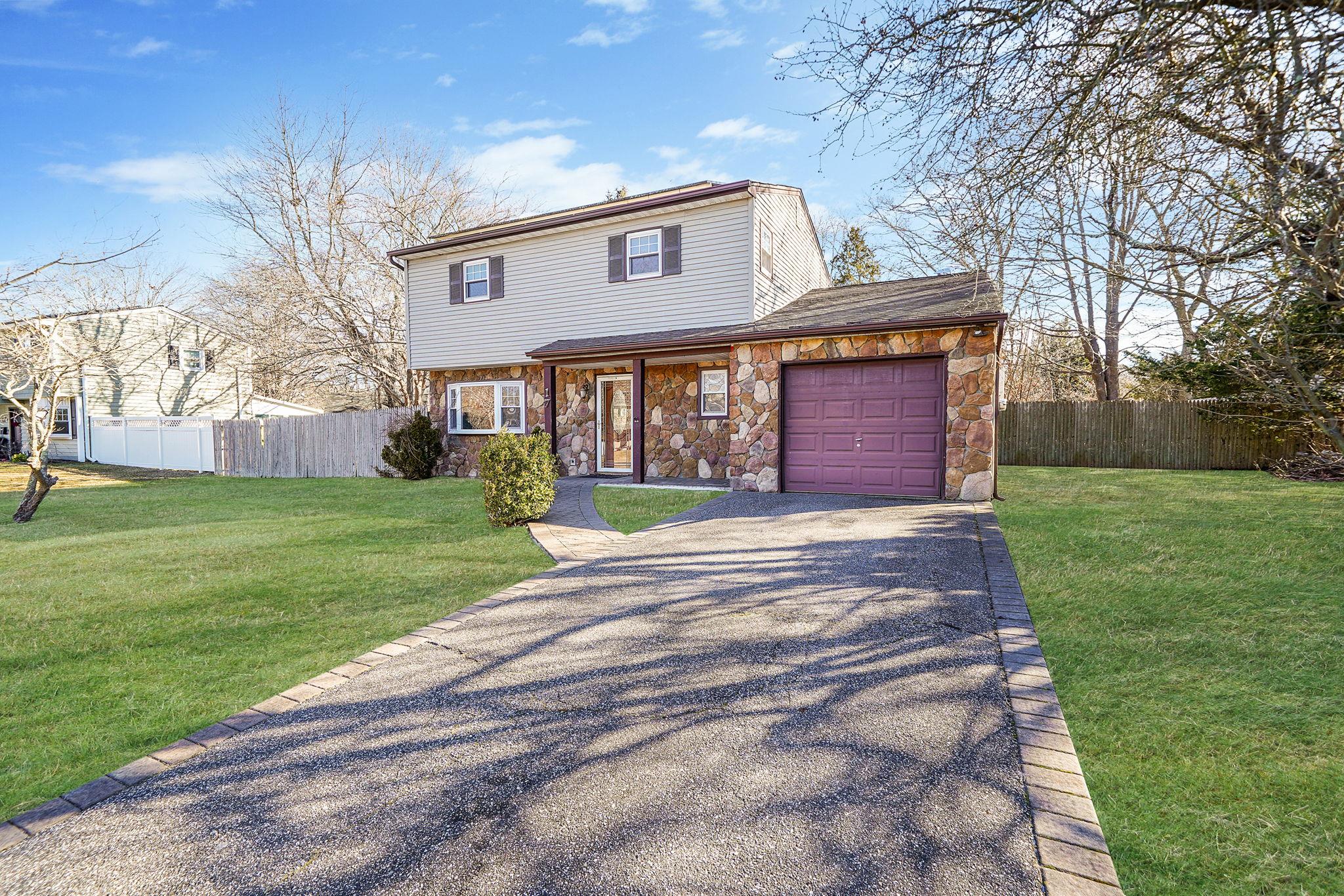17 Susan Drive, Bellport, NY 11713