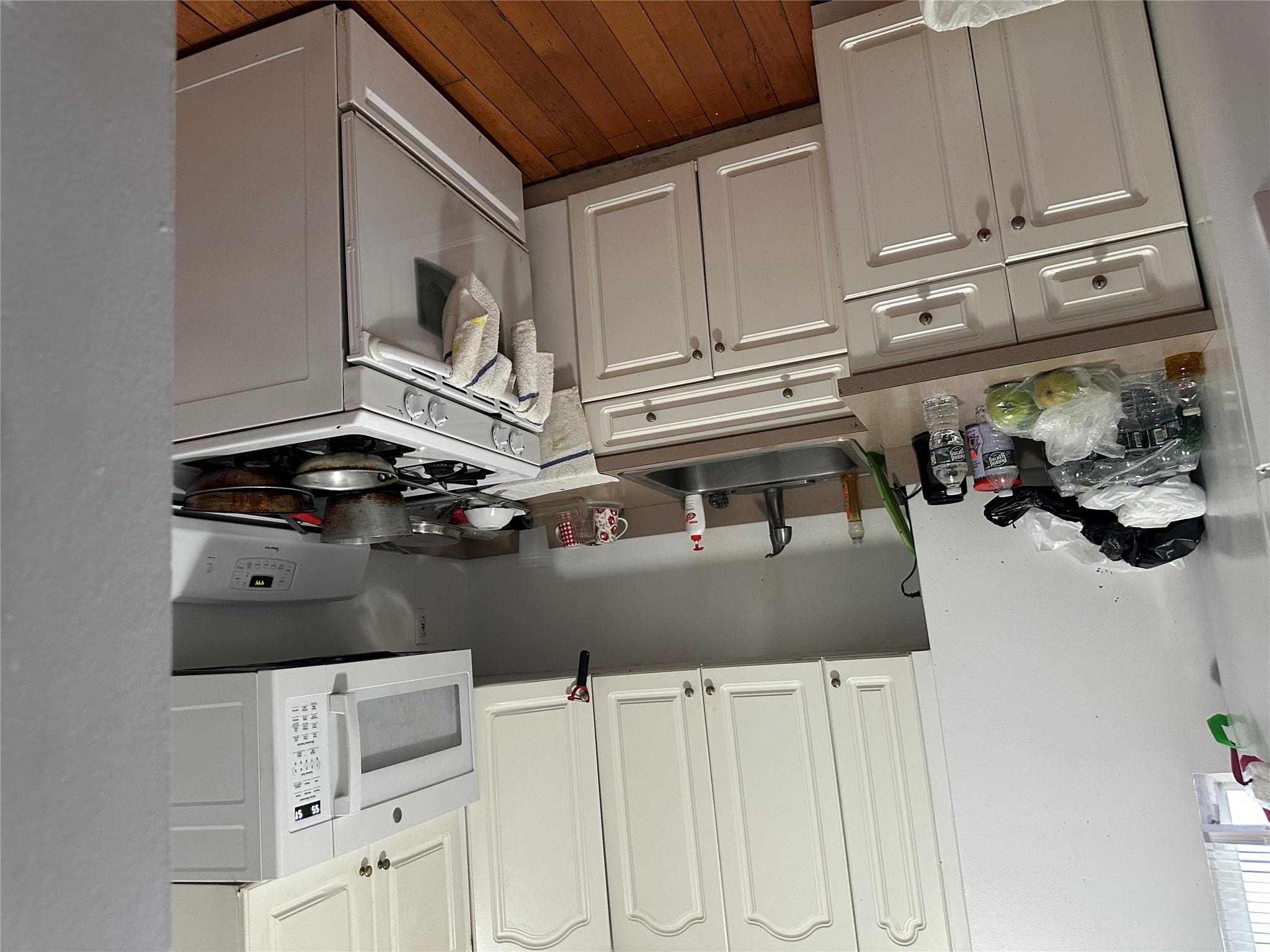 3060 Steinway Street, Astoria, NY 11103