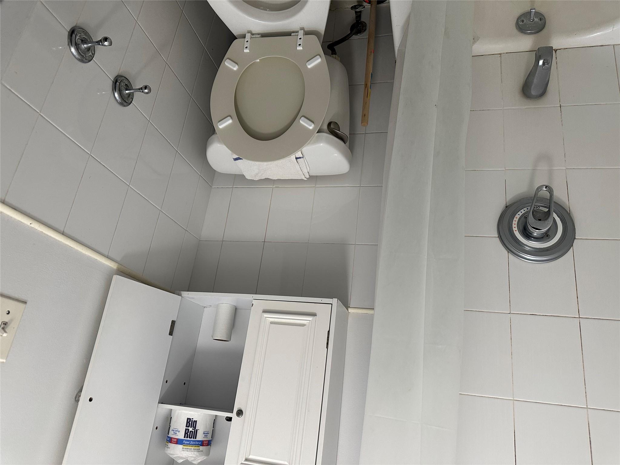 3060 Steinway Street, Astoria, NY 11103