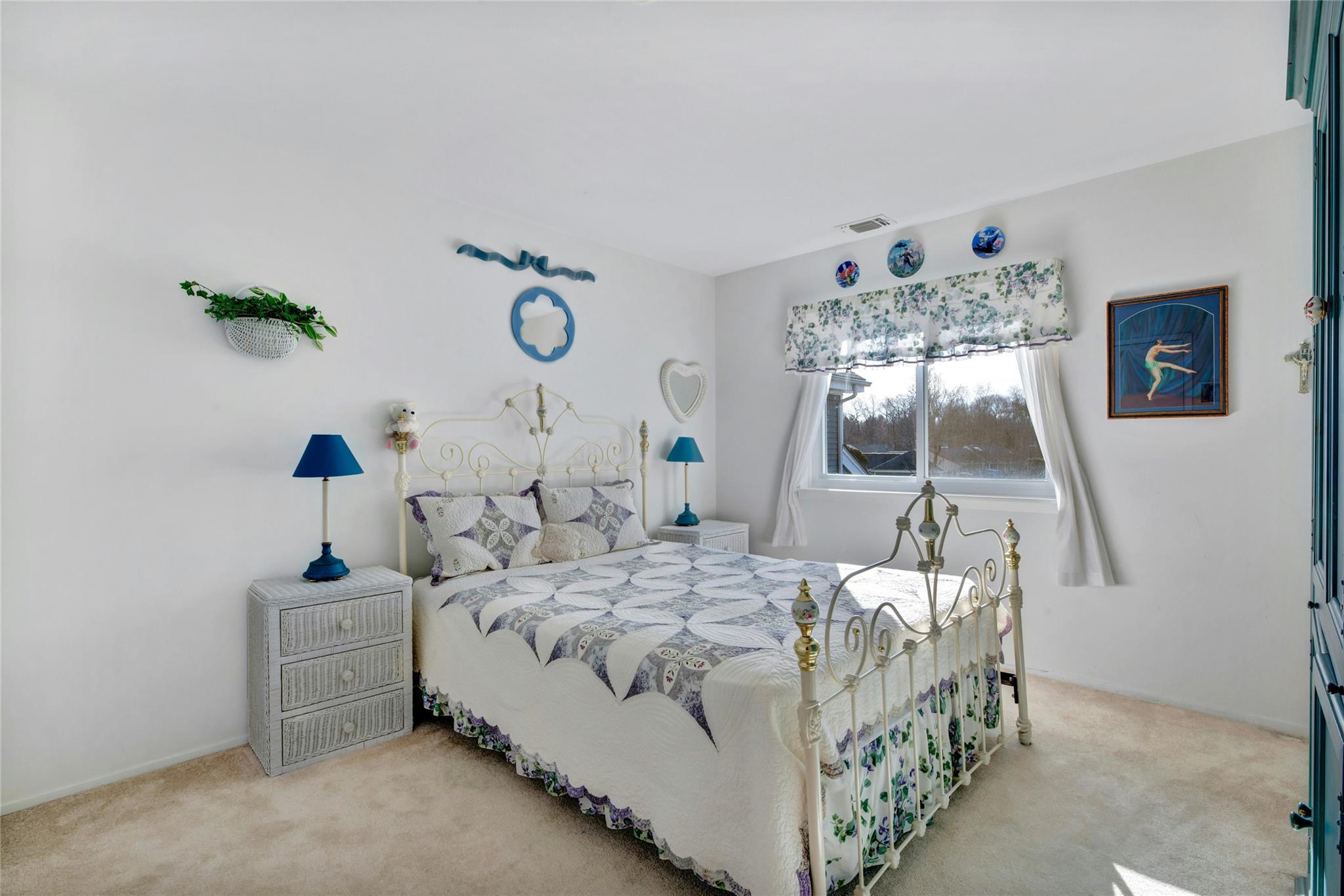 107 E Midland Pond Court, Moriches, NY 11955