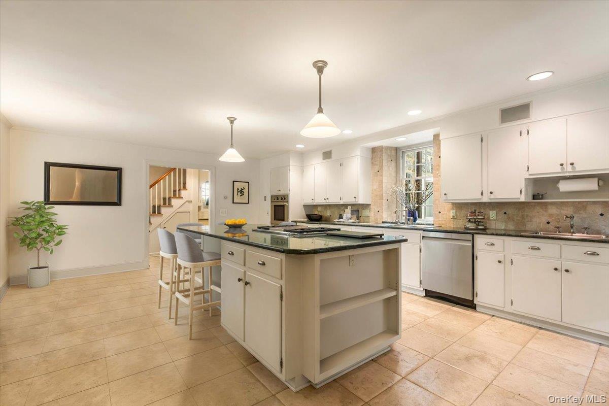 5 Belmont Drive, Irvington, NY 10533