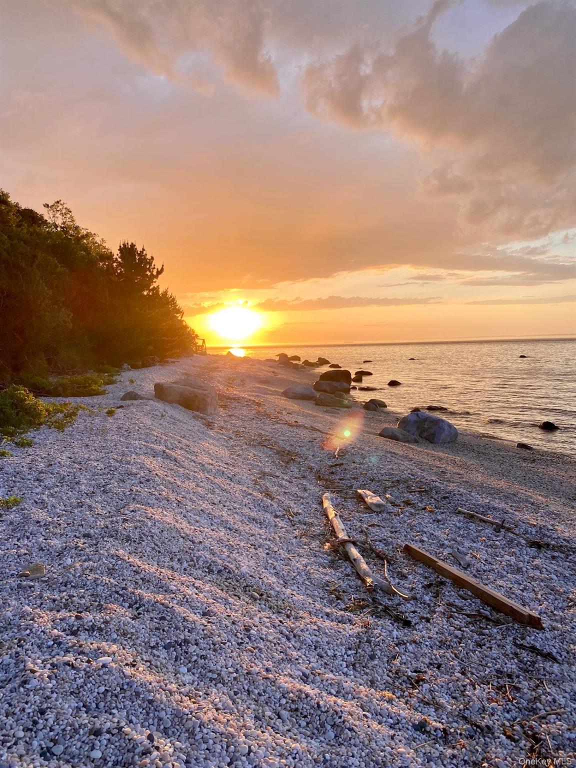 2840 Stars Road, East Marion, NY 11939