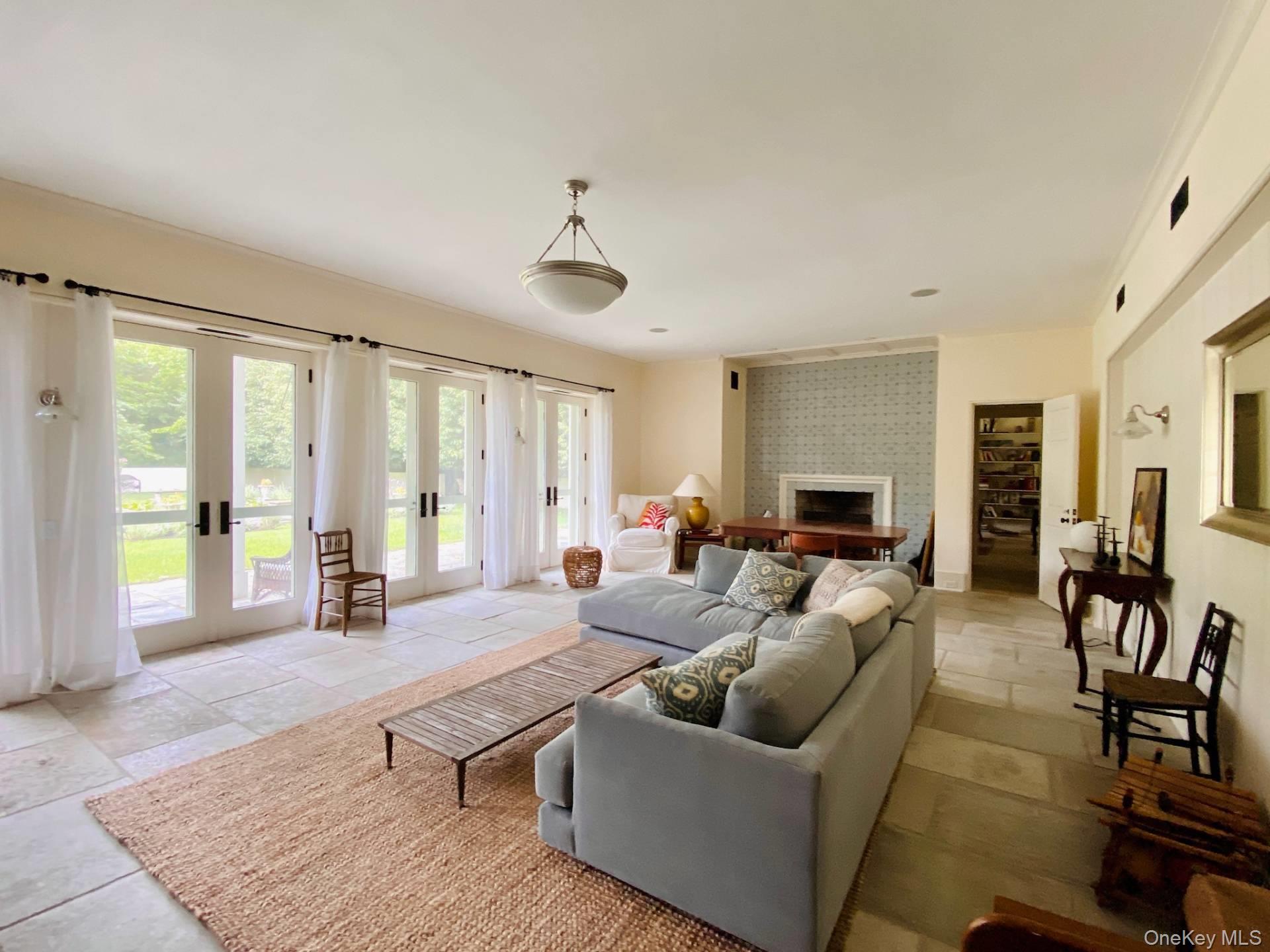 2840 Stars Road, East Marion, NY 11939