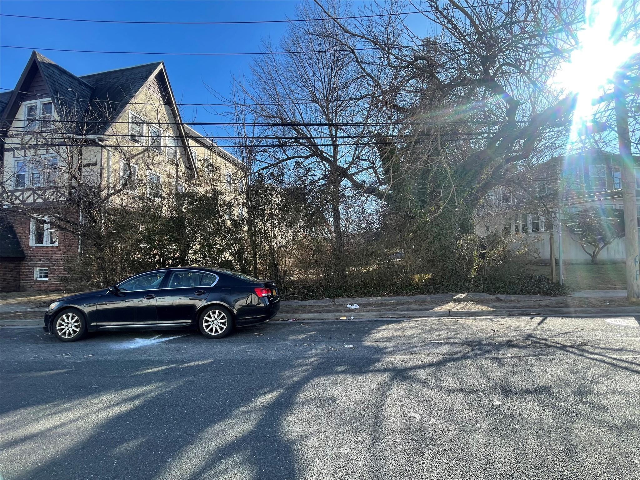 Edna Court, Baldwin, NY 11510