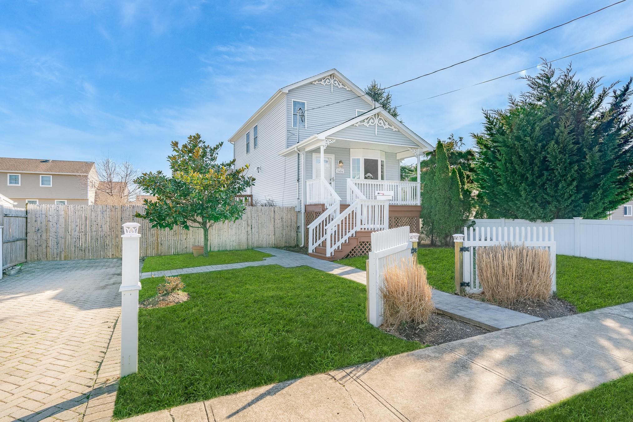 3656 Roanoke Street, Seaford, NY 11783