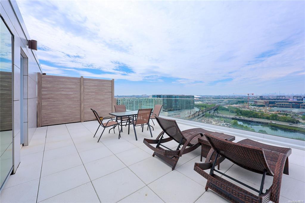 133-27 39 Avenue # PH3B, Flushing, NY 11354