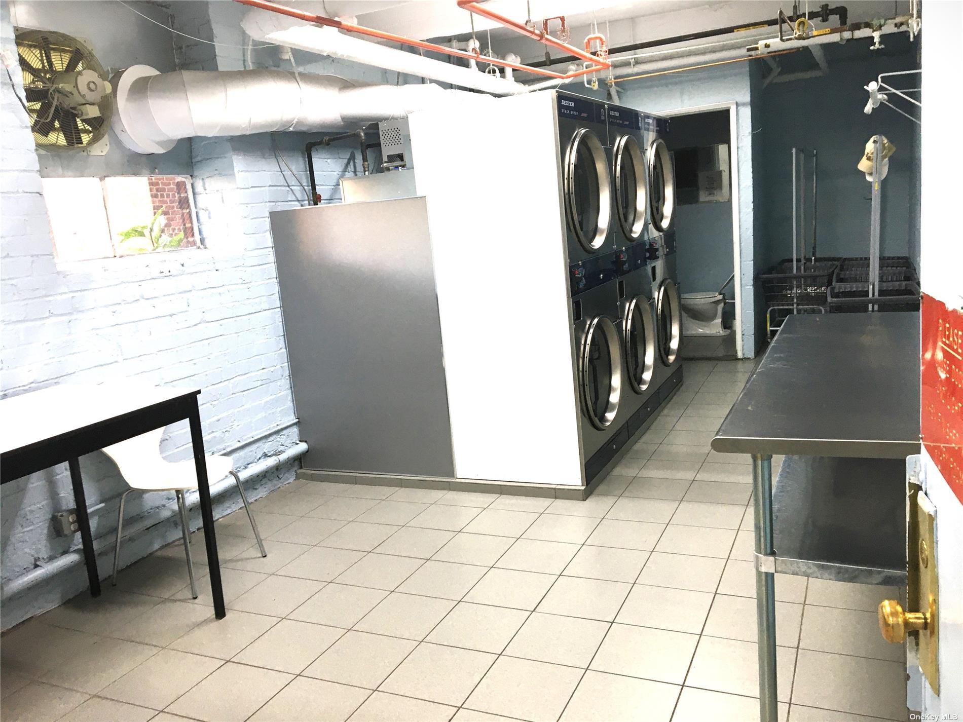 33-06 92 Street # 1V, Jackson Heights, NY 11372