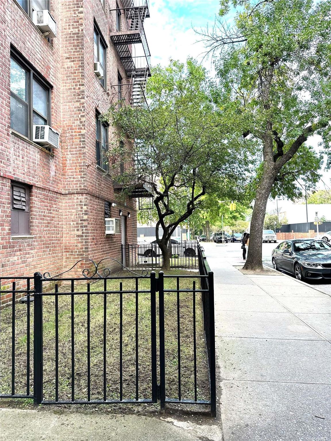 33-06 92 Street # 1V, Jackson Heights, NY 11372