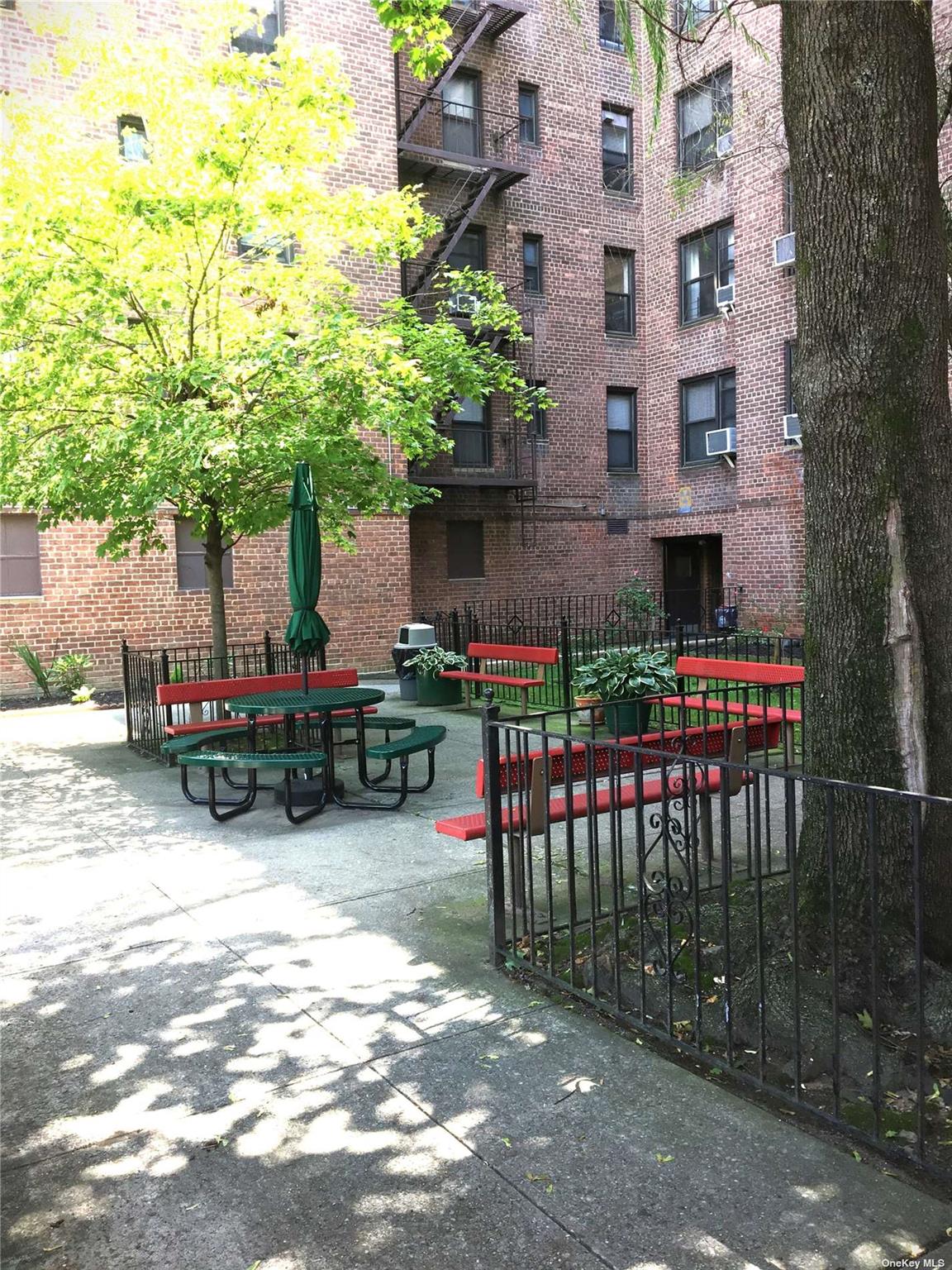 33-06 92 Street # 1V, Jackson Heights, NY 11372