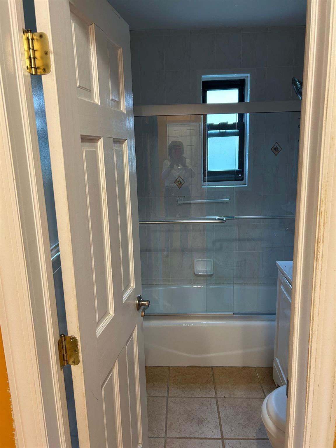 13 W Mill Drive # 1A, Great Neck, NY 11021