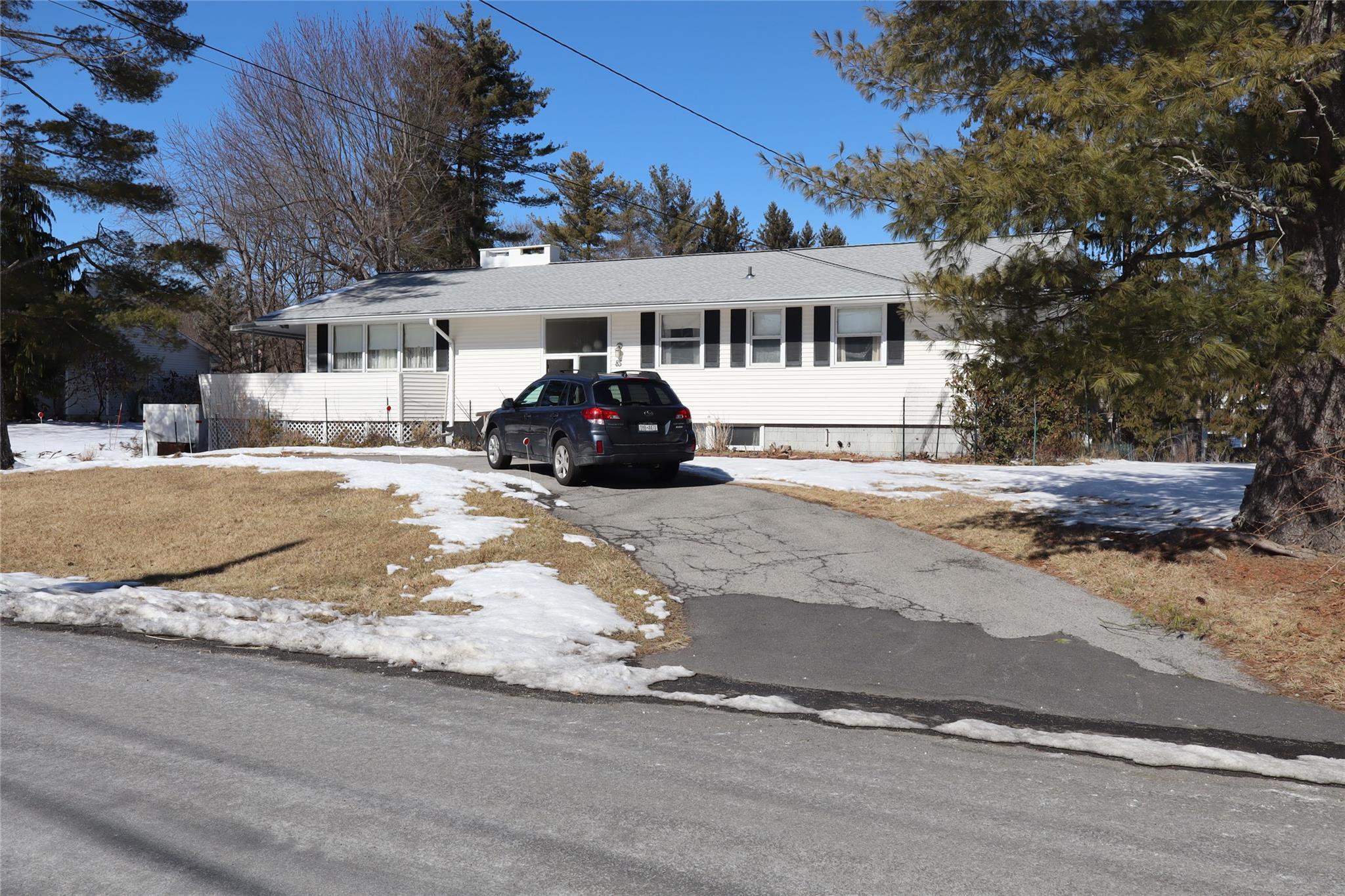 85 Round Hill Road, Poughkeepsie, NY 12603
