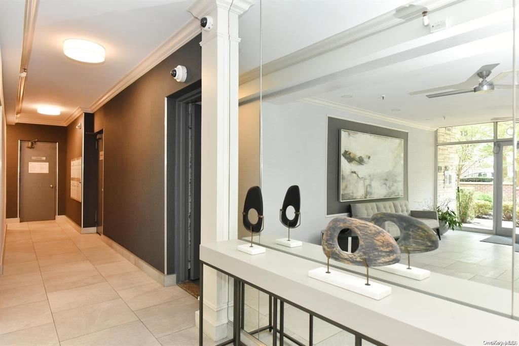 15 Hill Park Avenue # 2-C, Great Neck, NY 11021