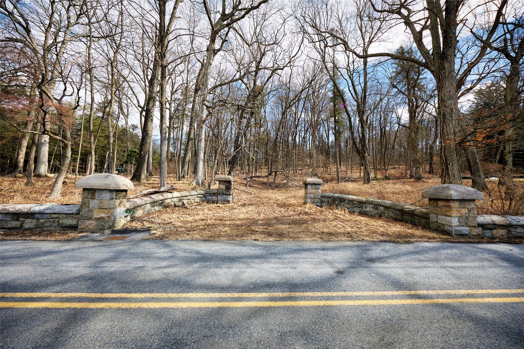 288 Tuxedo Road, Tuxedo Park, NY 10987