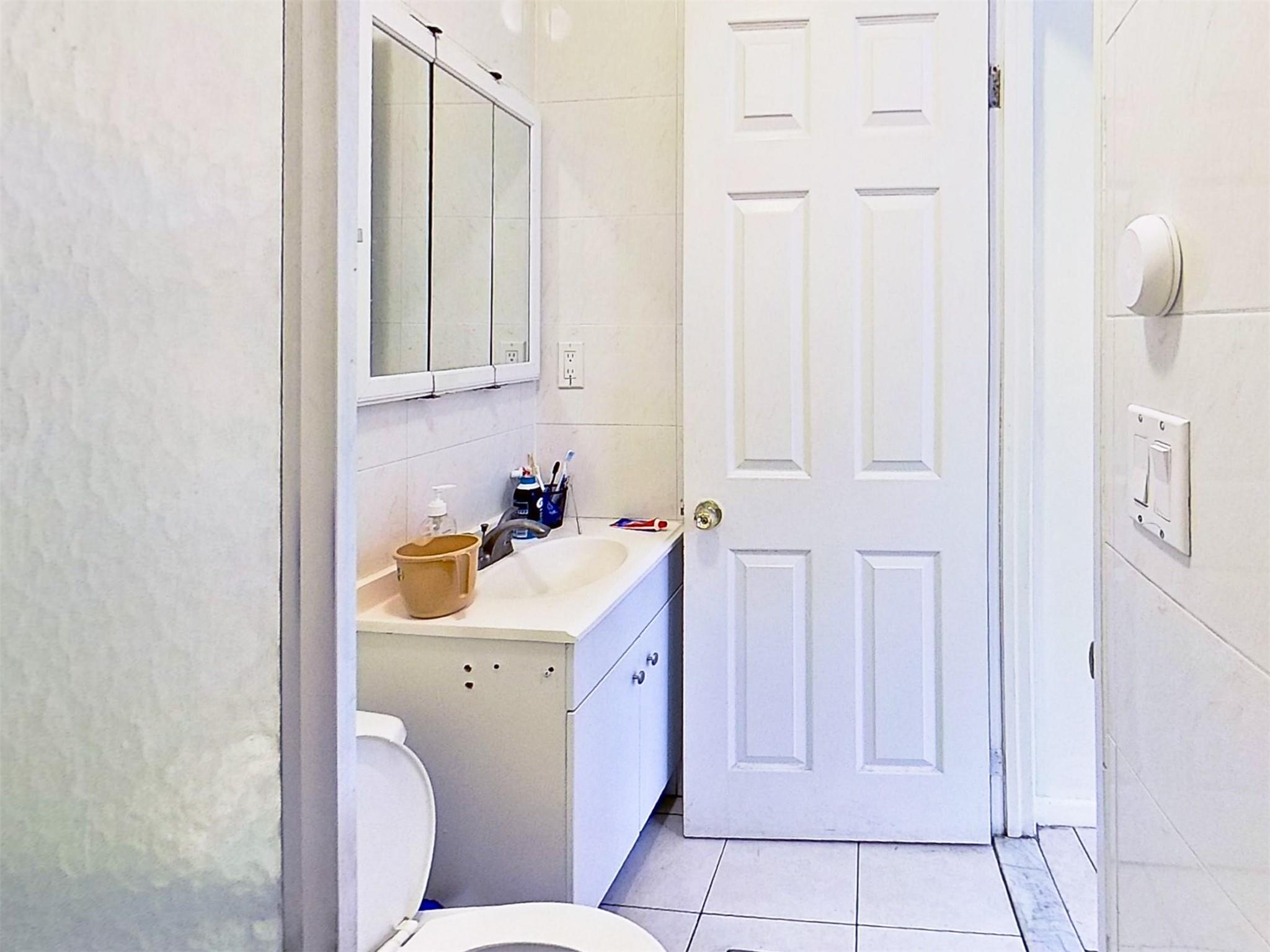 761 39th, Brooklyn, NY 11232