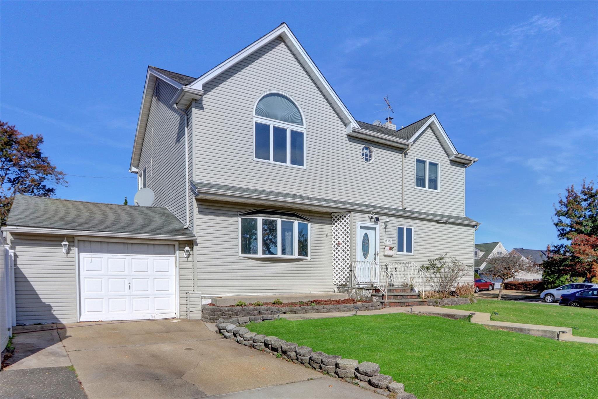 157 Cambridge Drive, Hicksville, NY 11801