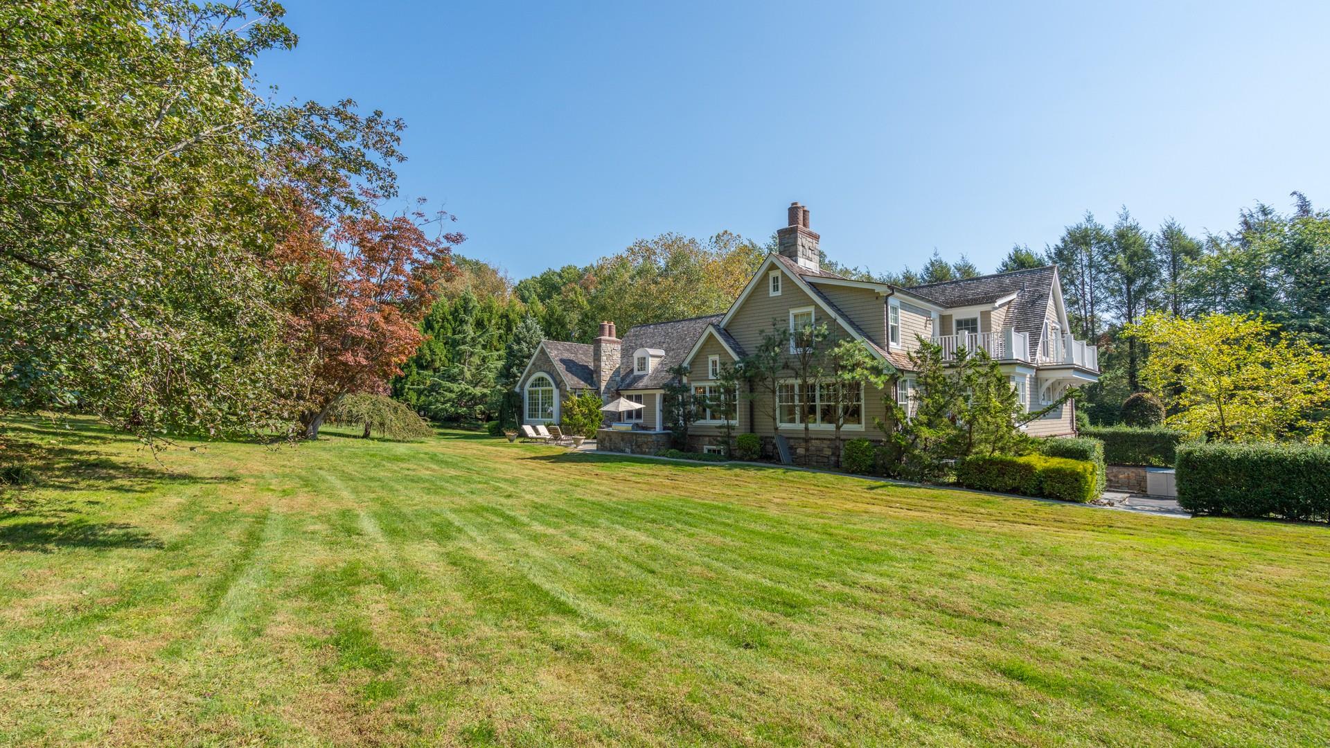 46 Morgan Drive, Old Westbury, NY 11568