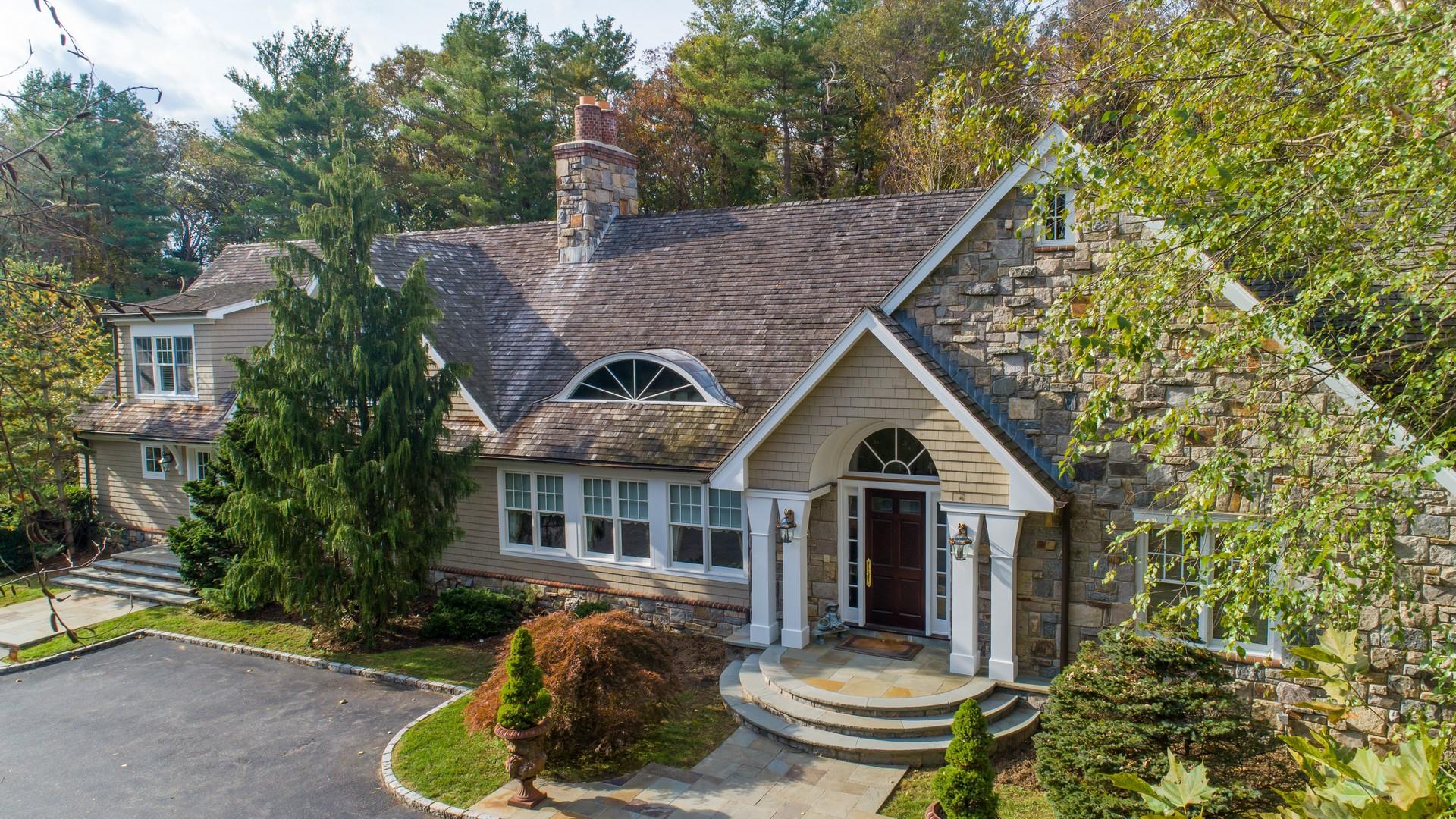 46 Morgan Drive, Old Westbury, NY 11568